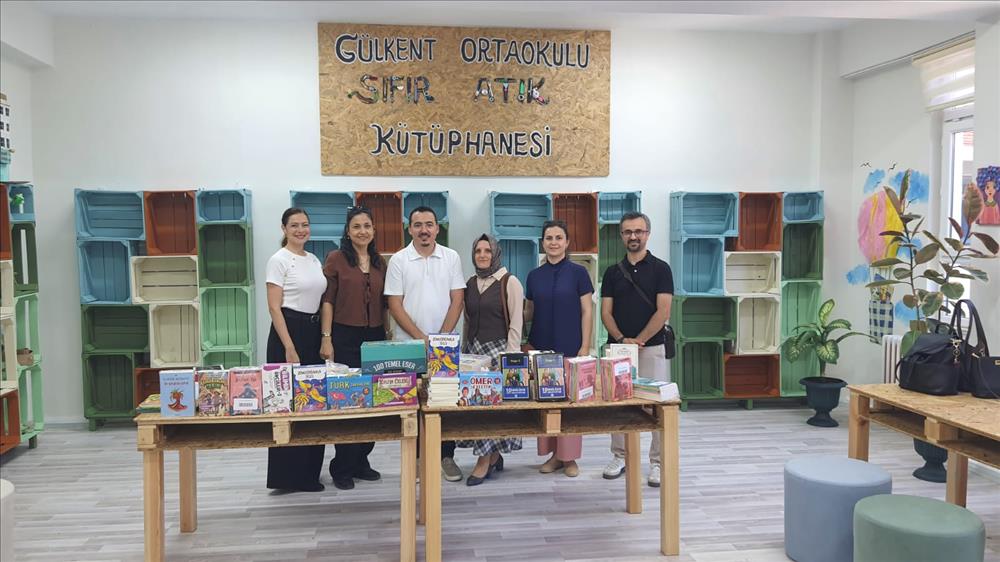 Yüksekokulumuzdan Gülkent Ortaokulu'na Kitap Bağışı